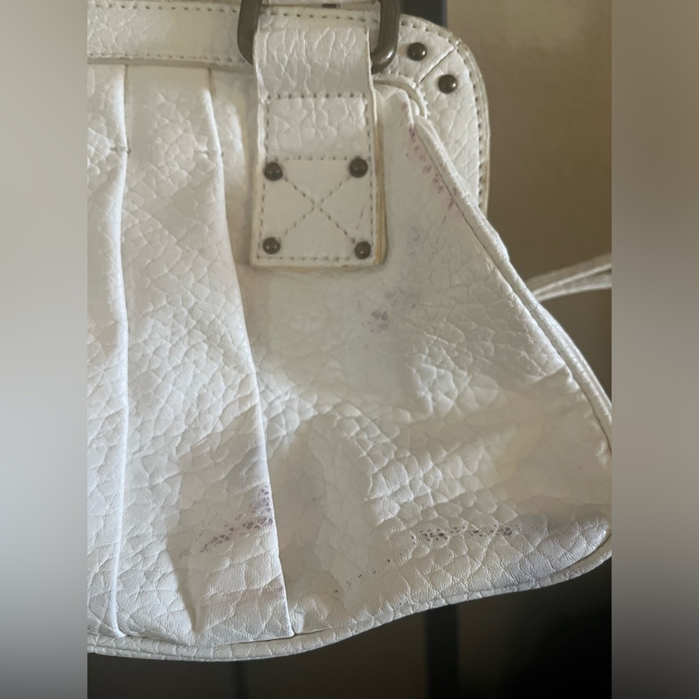 Simply Vera Vera Wang White purse